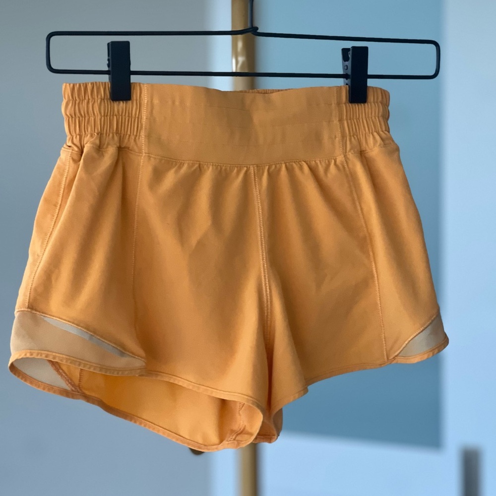 lululemon Hotty Hot High-Rise Lined Shorts 2.5”